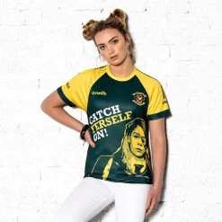 'Catch Yerself On' Women’s Derry Girls Jersey -Outdoor Clothing Store 4t5a8671