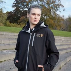 Guinness Men's Notre Dame Softshell Jacket Black 7 Guinness Men's Notre Dame Softshell Jacket Black -Outdoor Clothing Store gnd5005 model web