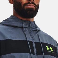 Under Armour Men's UA Sportstyle Windbreaker Jacket Downpour Grey / Black / Lime Surge -Outdoor Clothing Store v5 1361621 044 collar